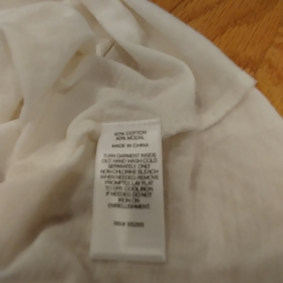 🌷CLOSET CLOSE OUT🌷
Express Front Ruffle Tank Top
Size Small - Picture 4 of 4